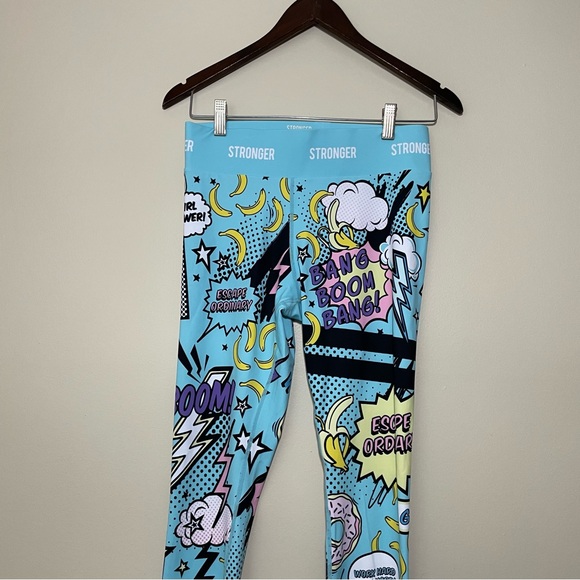 Stronger by Ice Cream Pop Sports Bra and Leggings Workout Set - Picture 3 of 13